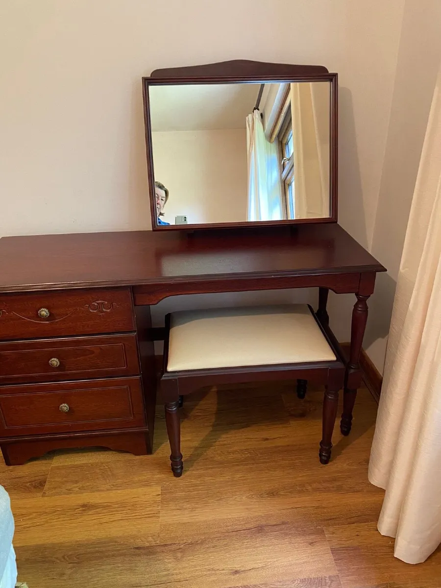 Headboard, lockers, dressing table and stool - Image 1