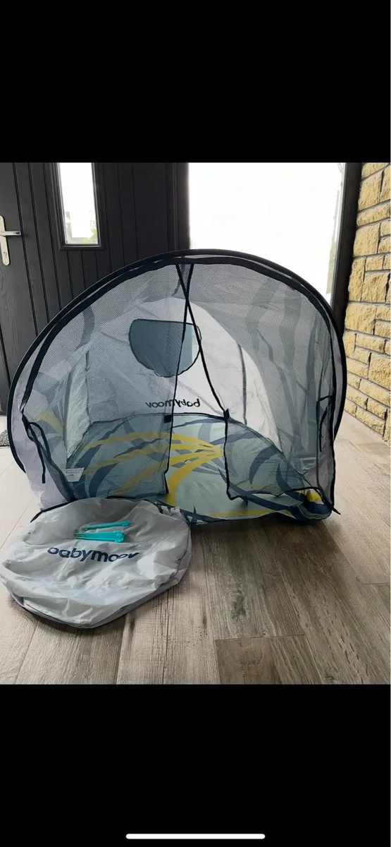Pop up tent - Image 1