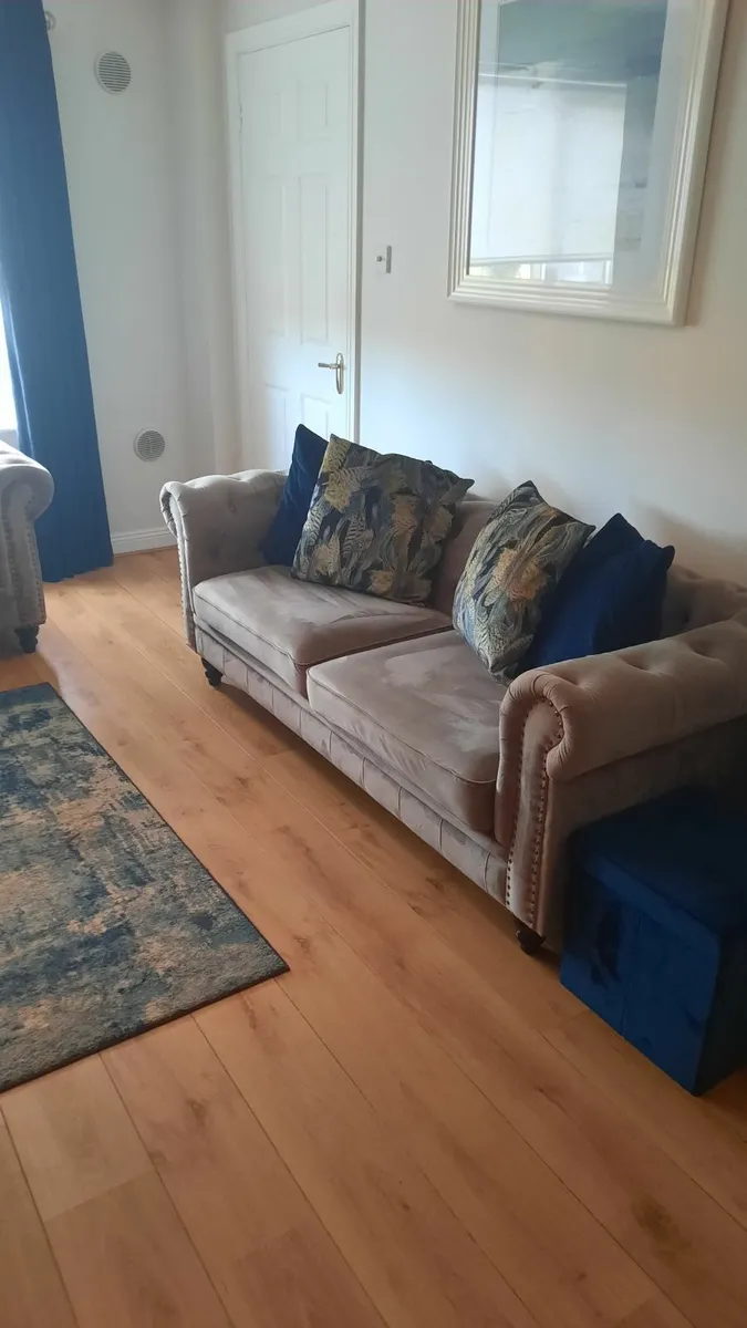 Chesterfield Sofa's - Image 1