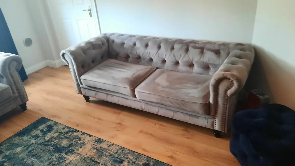 Chesterfield Sofa's - Image 2