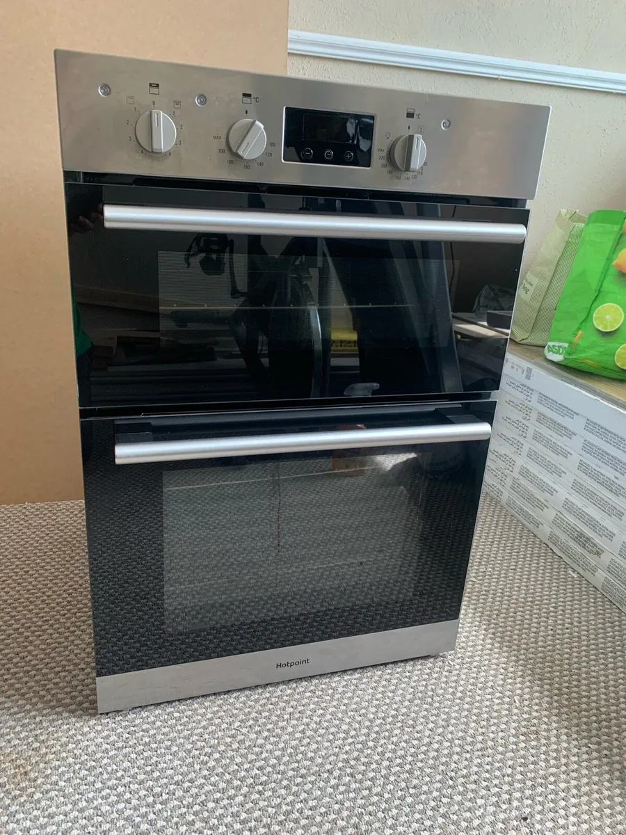 Hotpoint double oven - Image 1