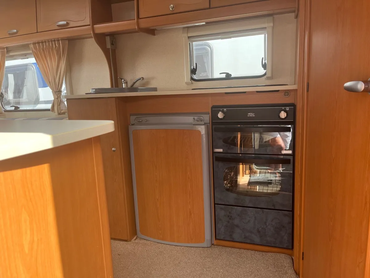 2 berth Caravan - Image 2