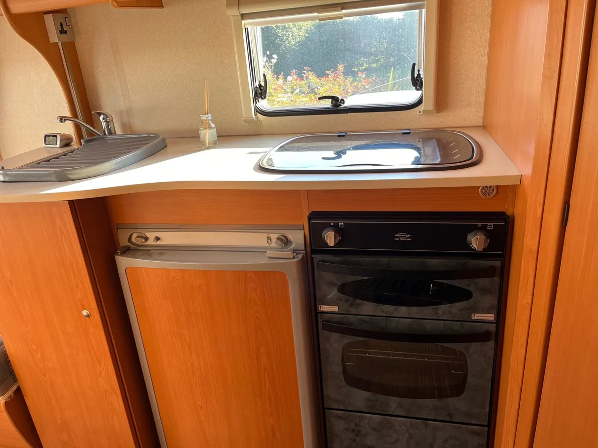 2 berth Caravan - Image 3