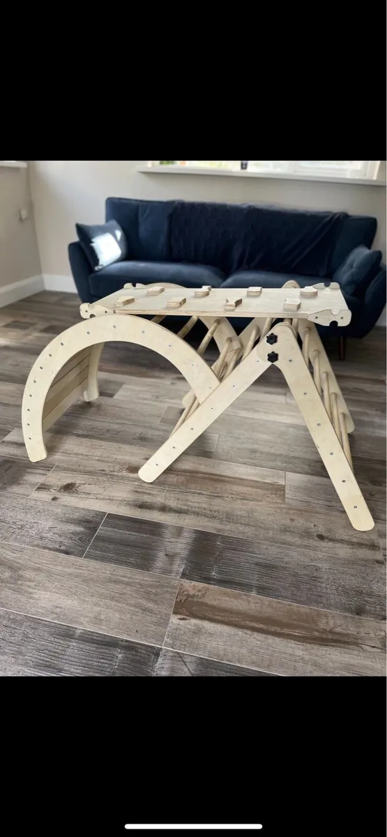 Kids wooden climbing toy - Image 1