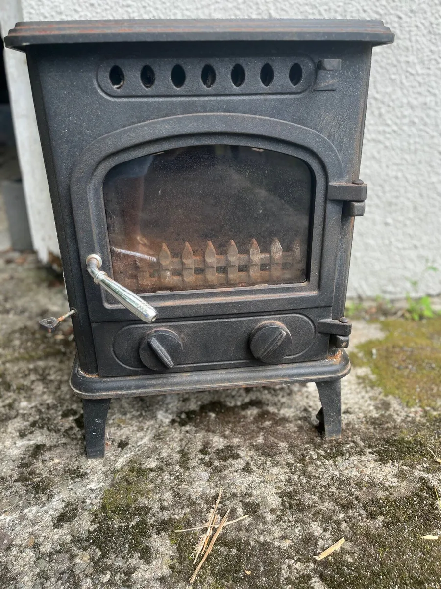 Solid fuel stove for sale - Image 1