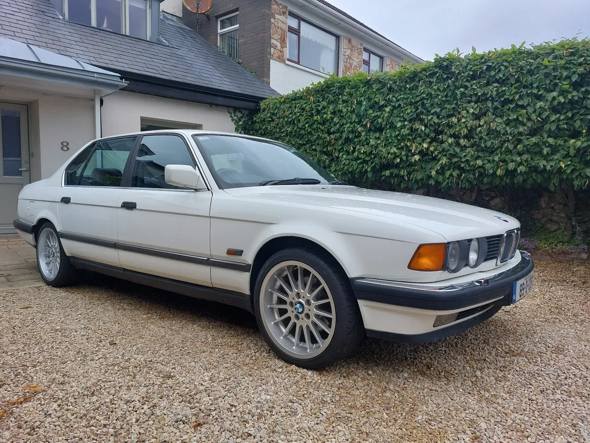 BMW 7-Series 1989 - Image 1