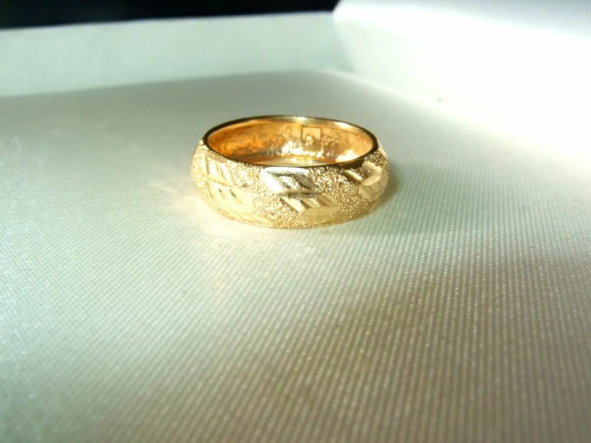Vintage Hallmarked 9ct Gold Wedding Ring - Image 3