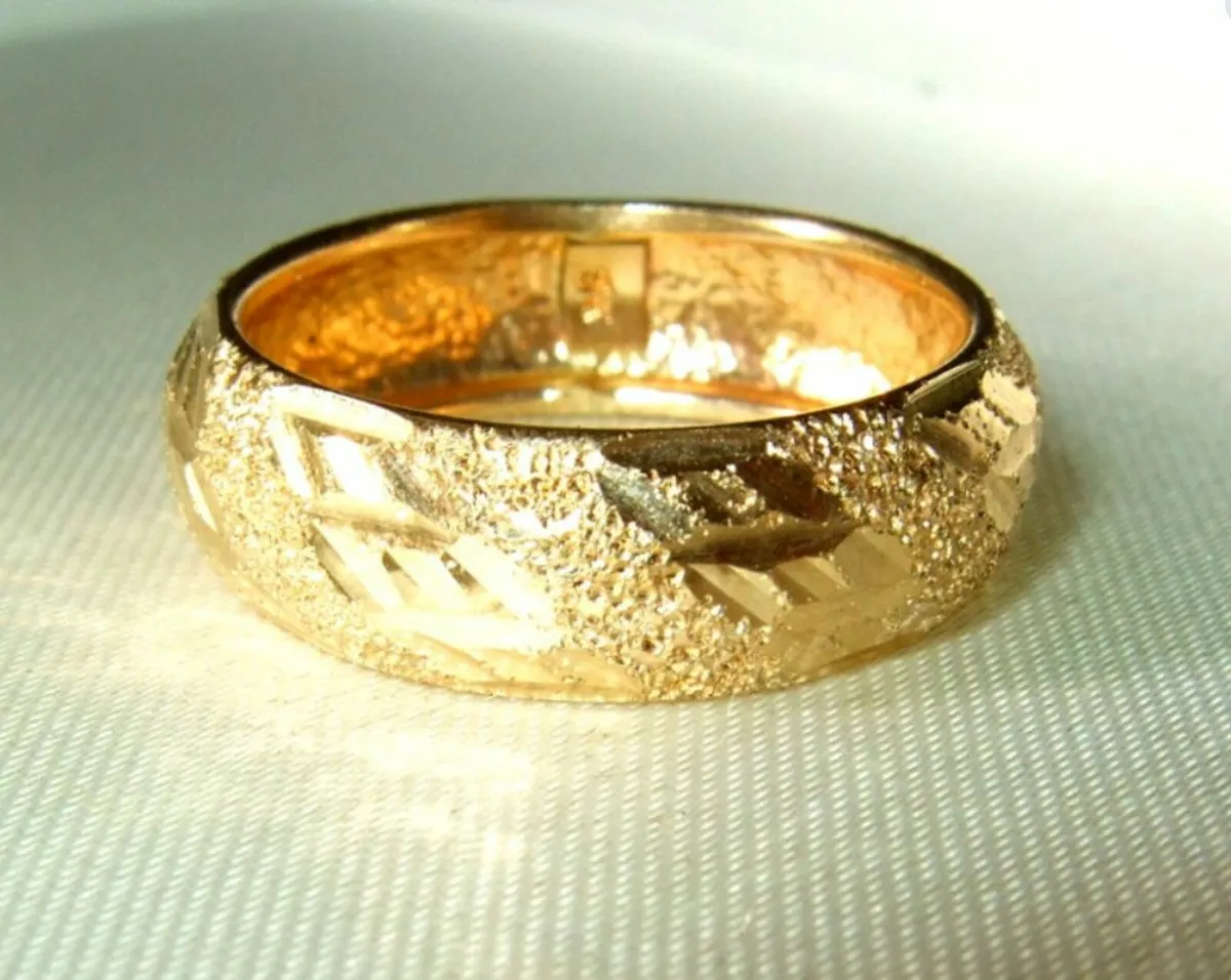 Vintage Hallmarked 9ct Gold Wedding Ring - Image 4