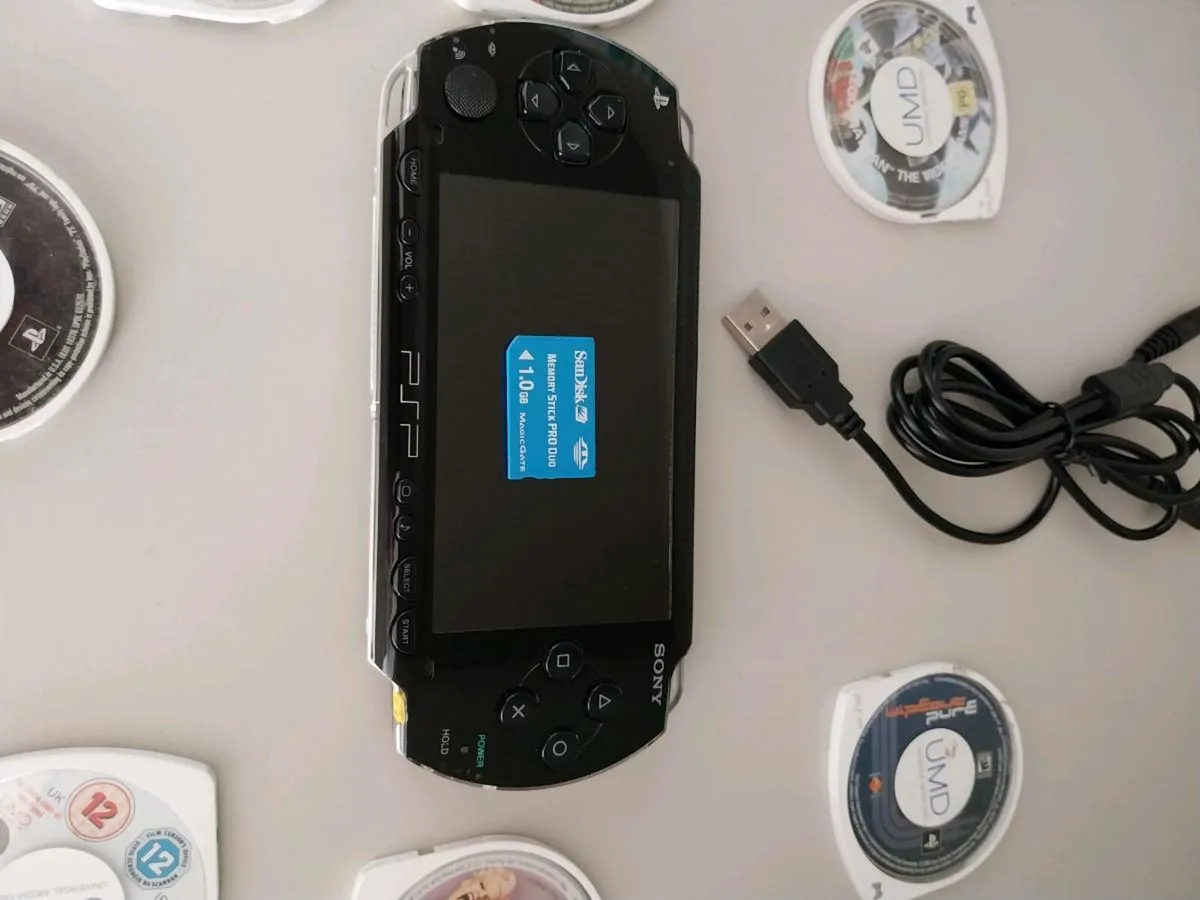 psp 1003  + games - Image 3