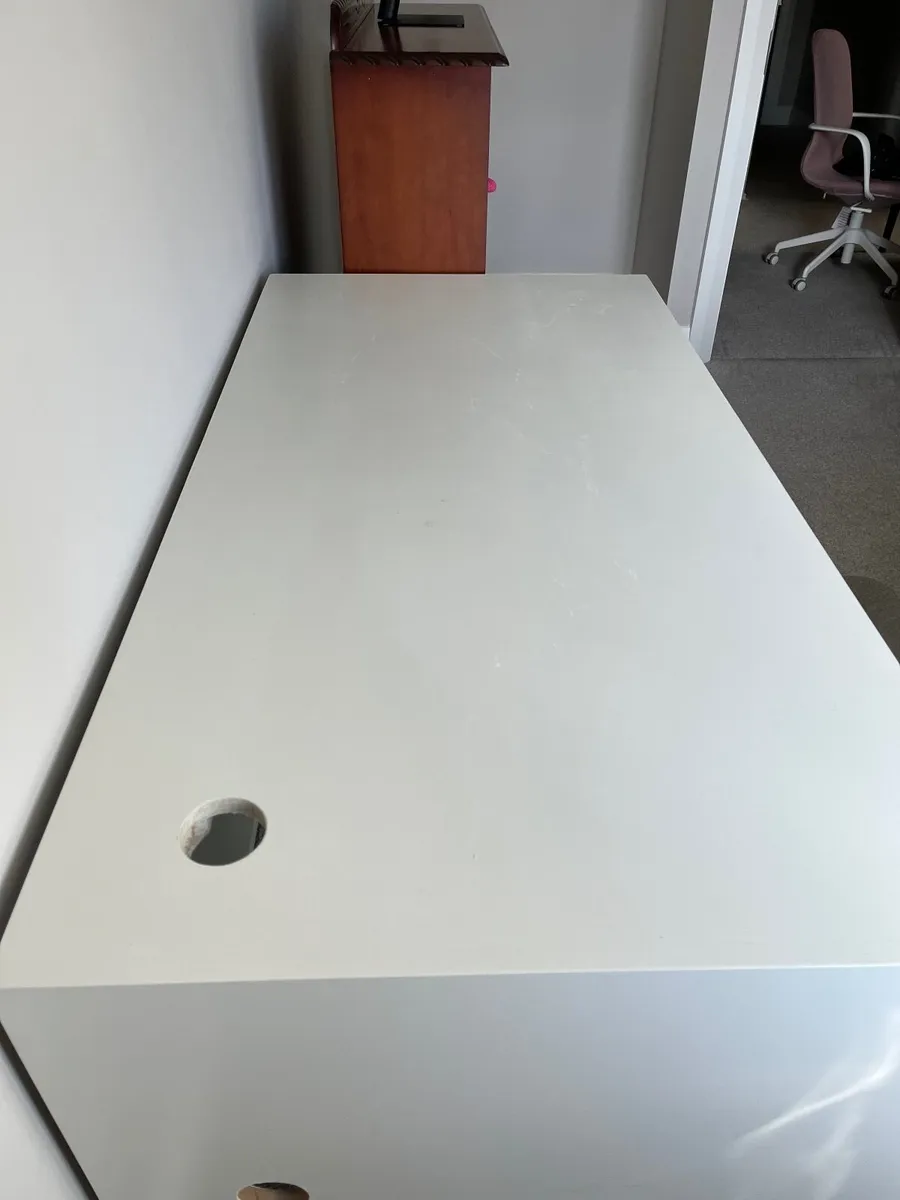 Study desk - Image 3