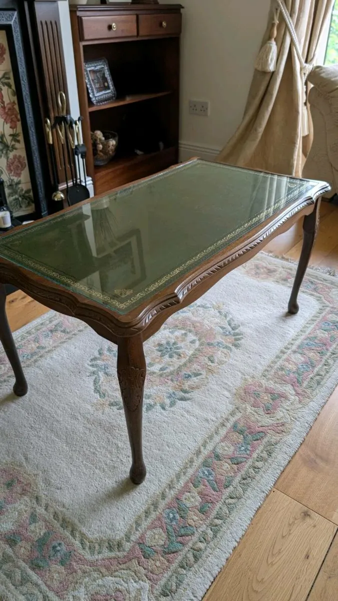 Coffee Table - In Very Good Condition - Image 1
