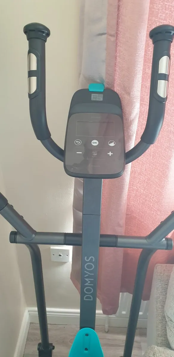 Elliptical gym equipment - Image 2