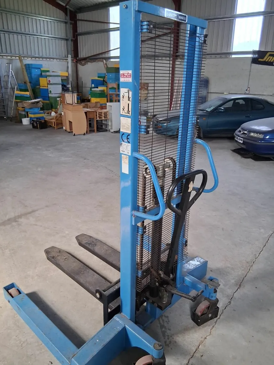 Eoslift Manual Stacker - Image 3