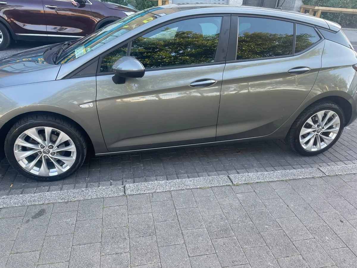 Opel Astra 2018 - Image 4