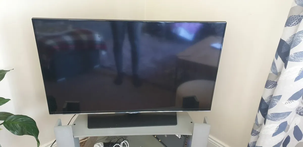 Old  Samsung Smart tv 40" - Image 1