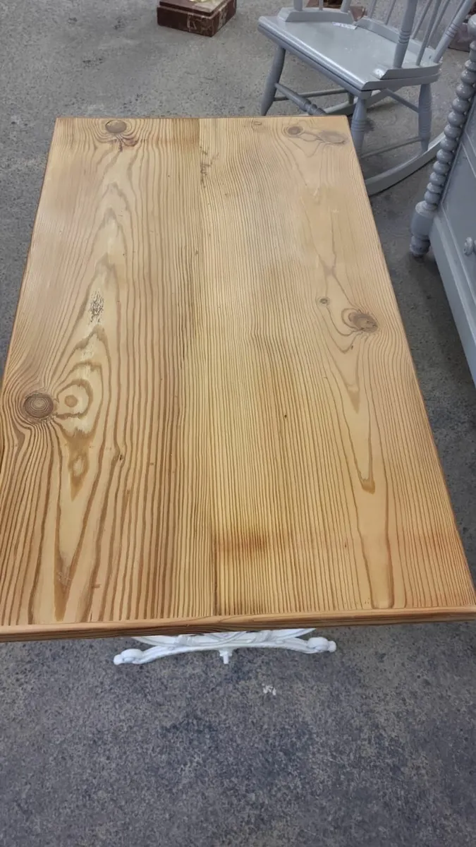 Vintage cast iron base table, reclaimed pine top - Image 3
