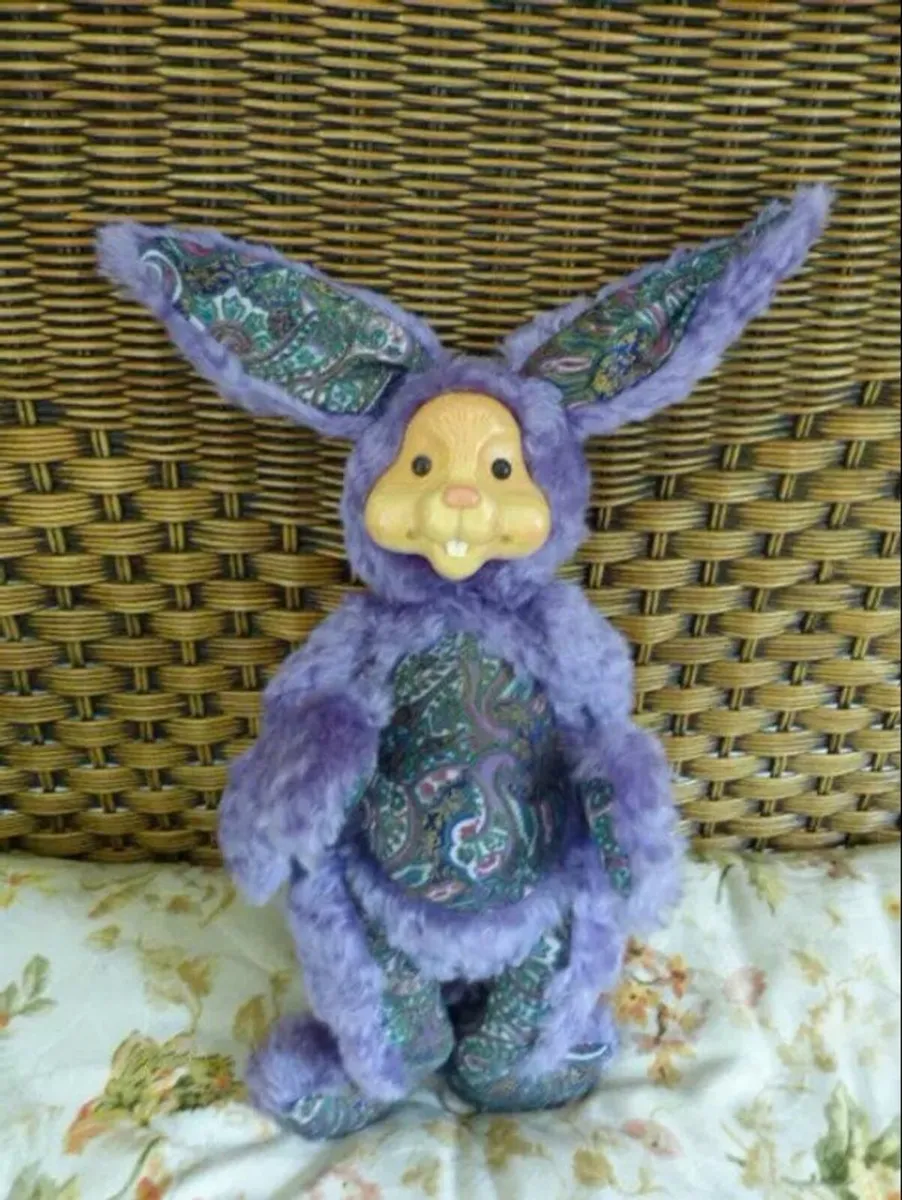 Robert Raikes Collectibles “PAISLEY” Rabbit - Image 4