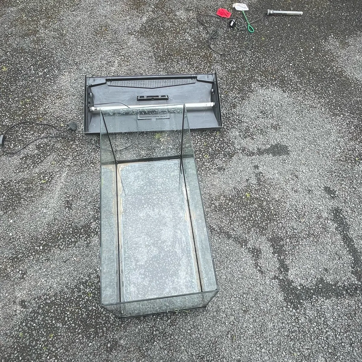 Fish Tank, Water Filtration System & Air Pump - Image 2