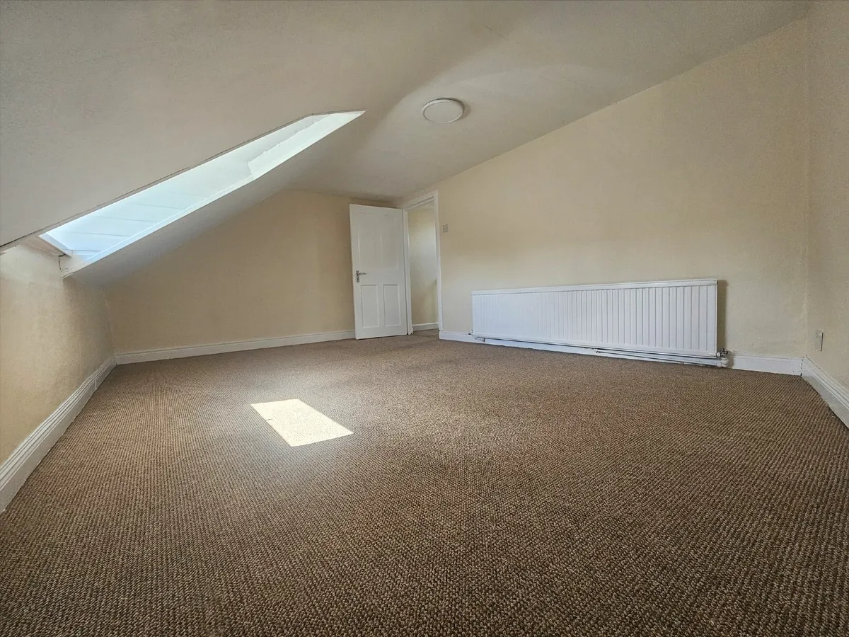 🏡 To Let – 3‑Bedroom House, Main Street, Lifford - Image 3