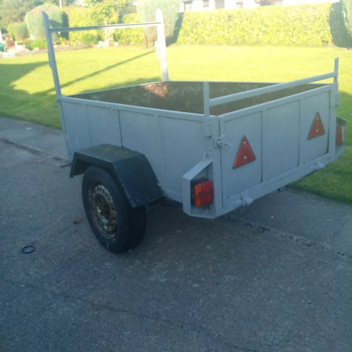 Trailer - Image 1