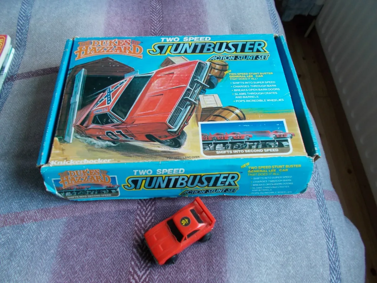Dukes of Hazzard box & car - Image 1
