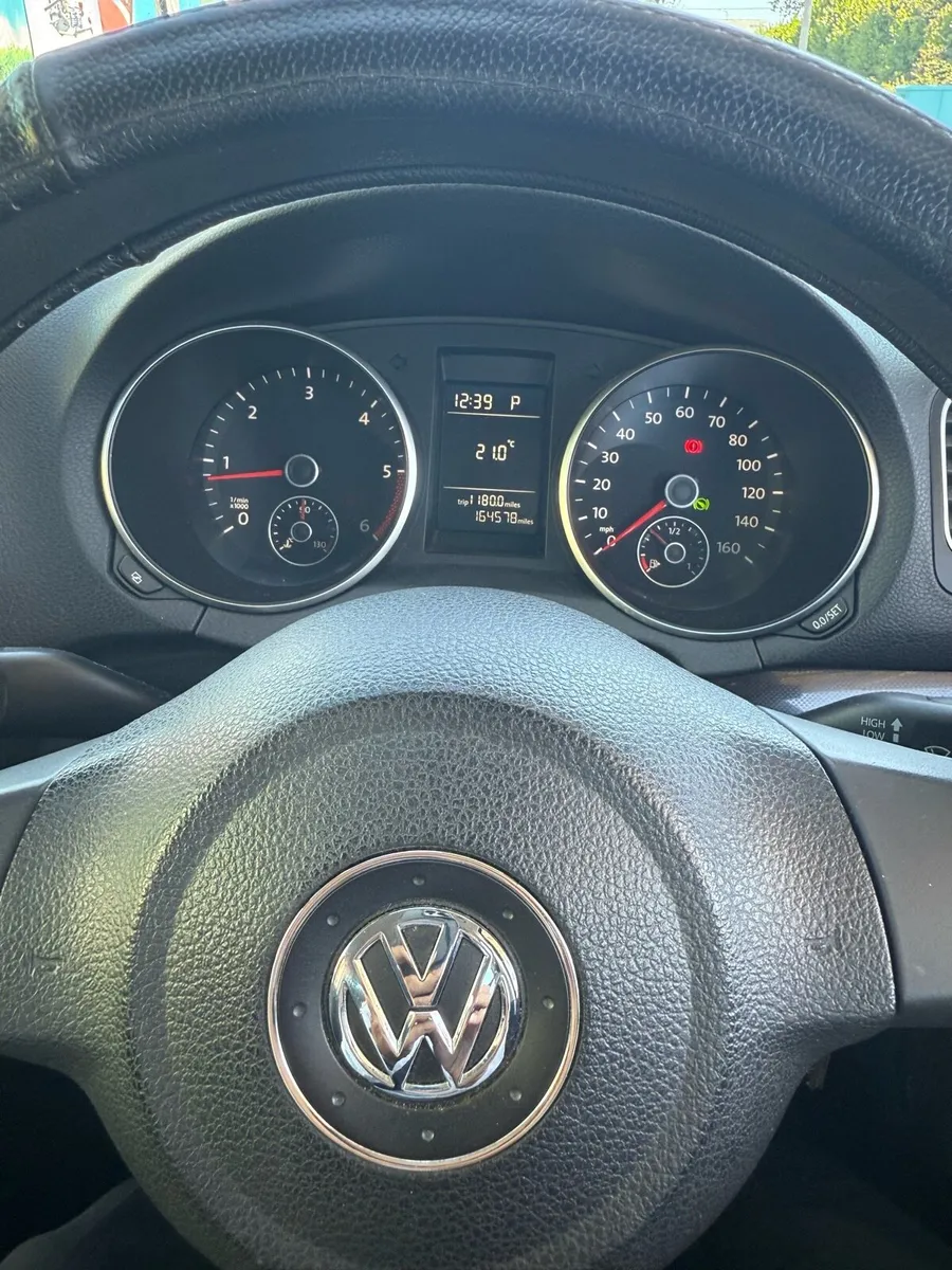 Volkswagen Black Golf 2009 - Image 2