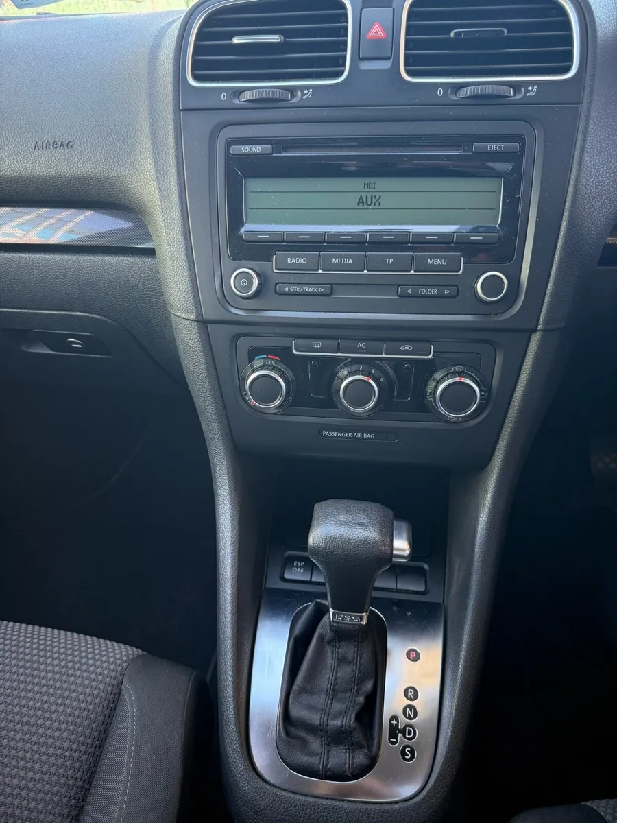 Volkswagen Black Golf 2009 - Image 3