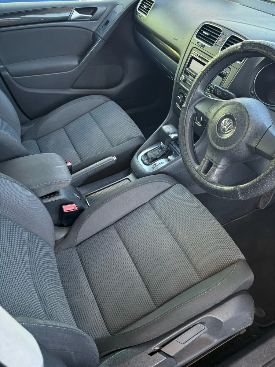 Volkswagen Black Golf 2009 - Image 4