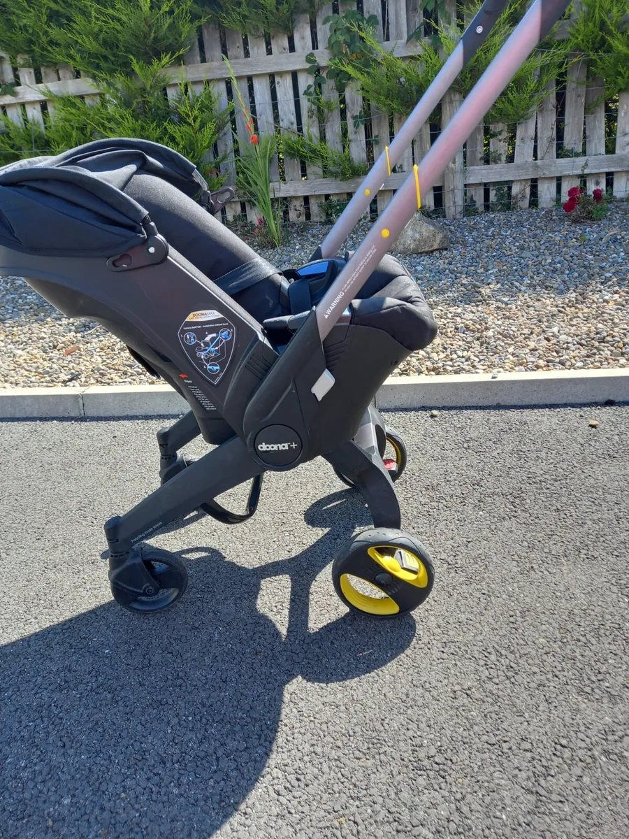 Doona car seat / buggie - Image 4