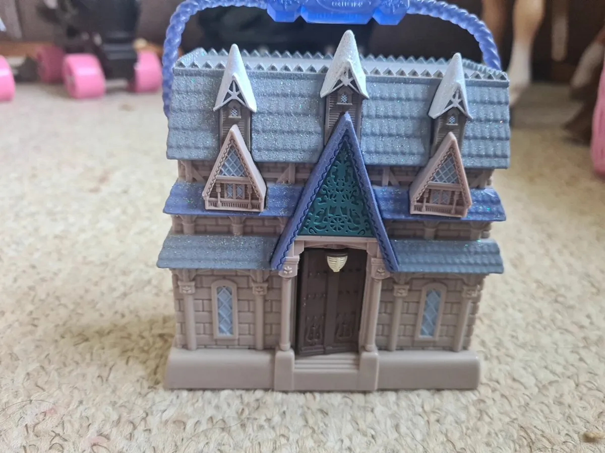 Little frozen castle - Image 1