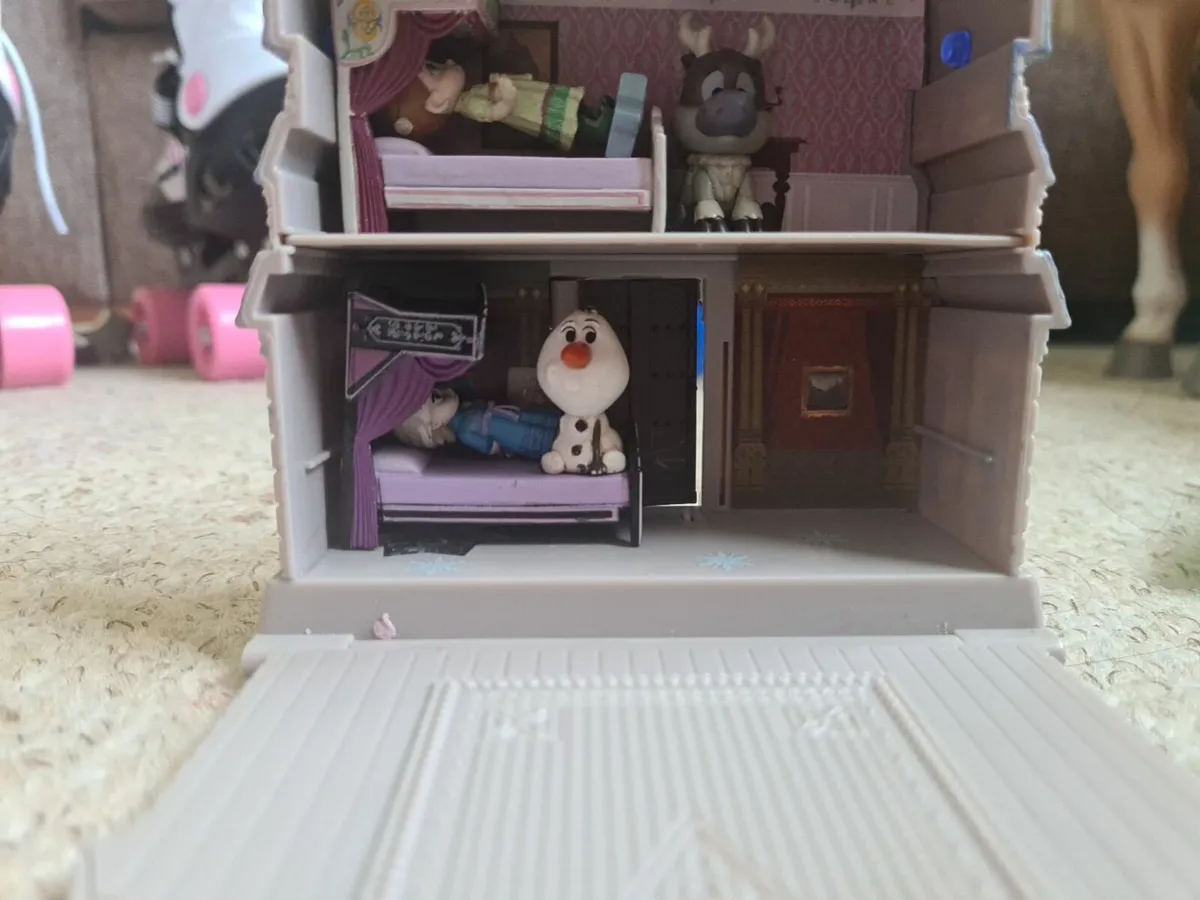 Little frozen castle - Image 2