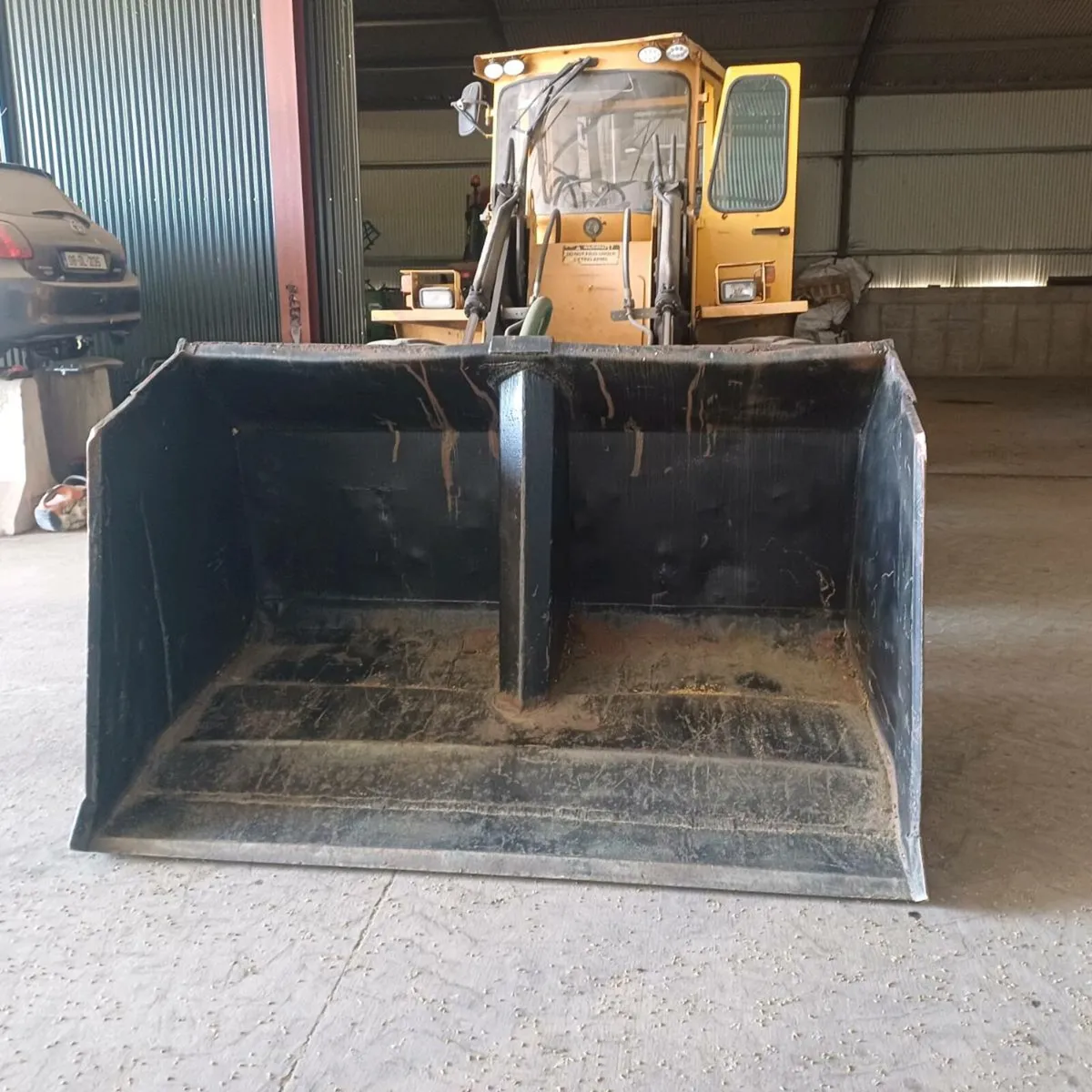High tip bucket jcb volvo - Image 1