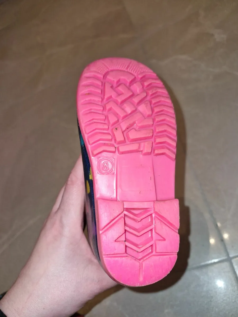 Girls - Image 1