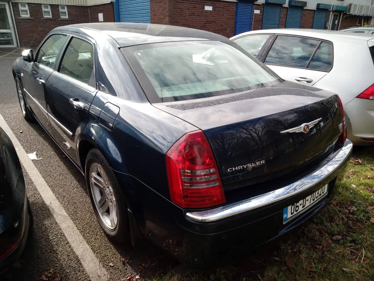 2006 Chrysler 300c 5.7 hemi 36k miles - Image 3