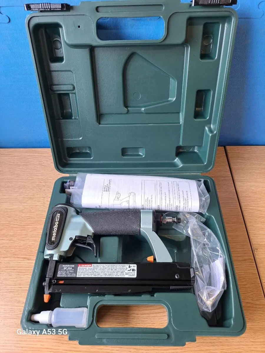 Metabo HPT Pin Nailer NP35A - Image 2