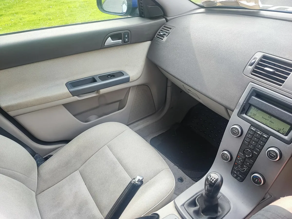 Volvo V50 2008 - Image 4