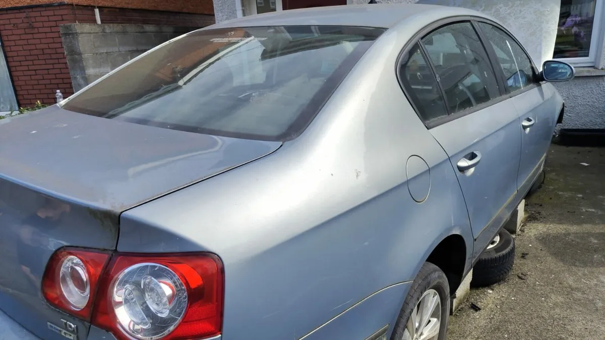 Vw passat b6 1.6tdi parts - Image 1