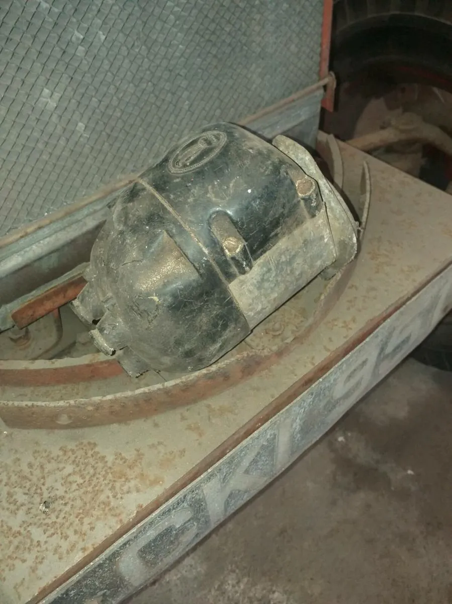 Tractor parts and other bits - Image 3