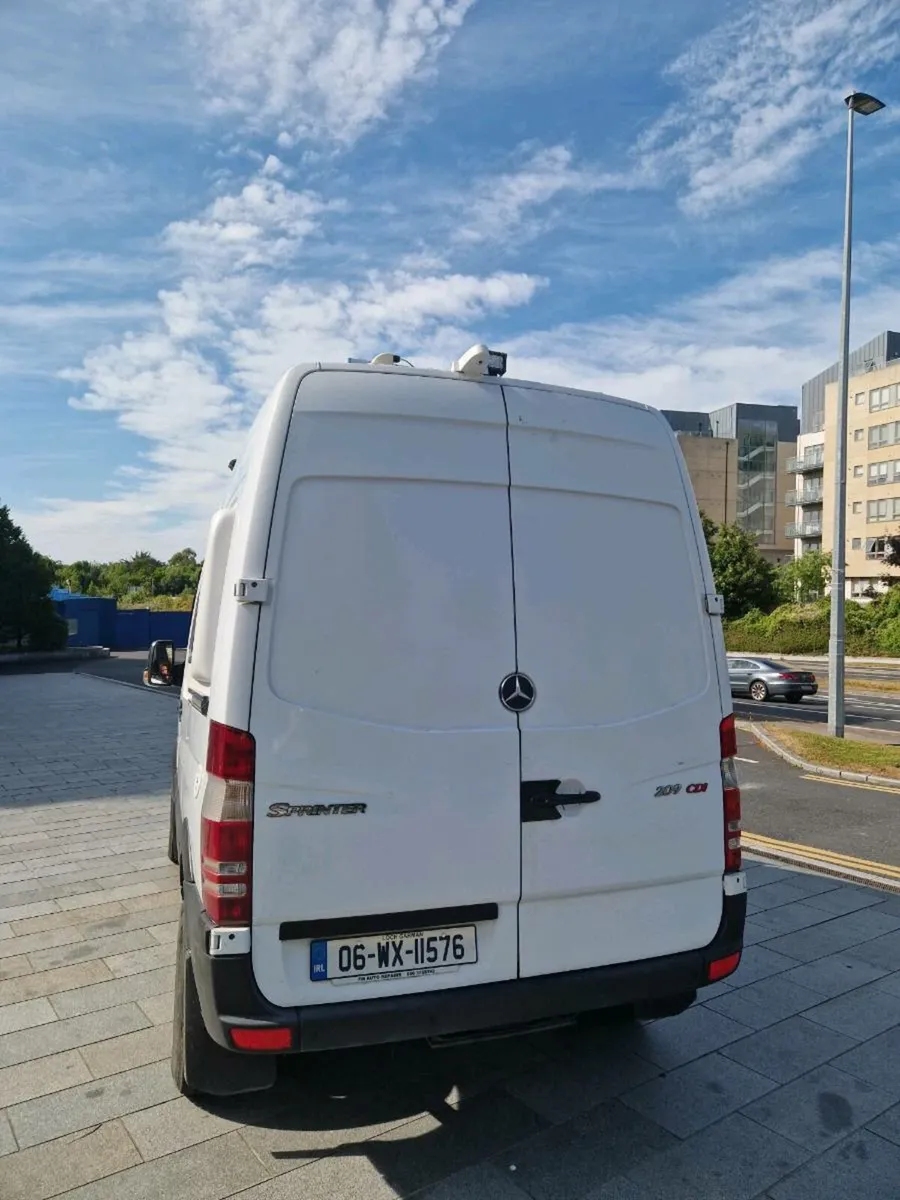Mercedes sprinter SWB fully off grid campervan - Image 4