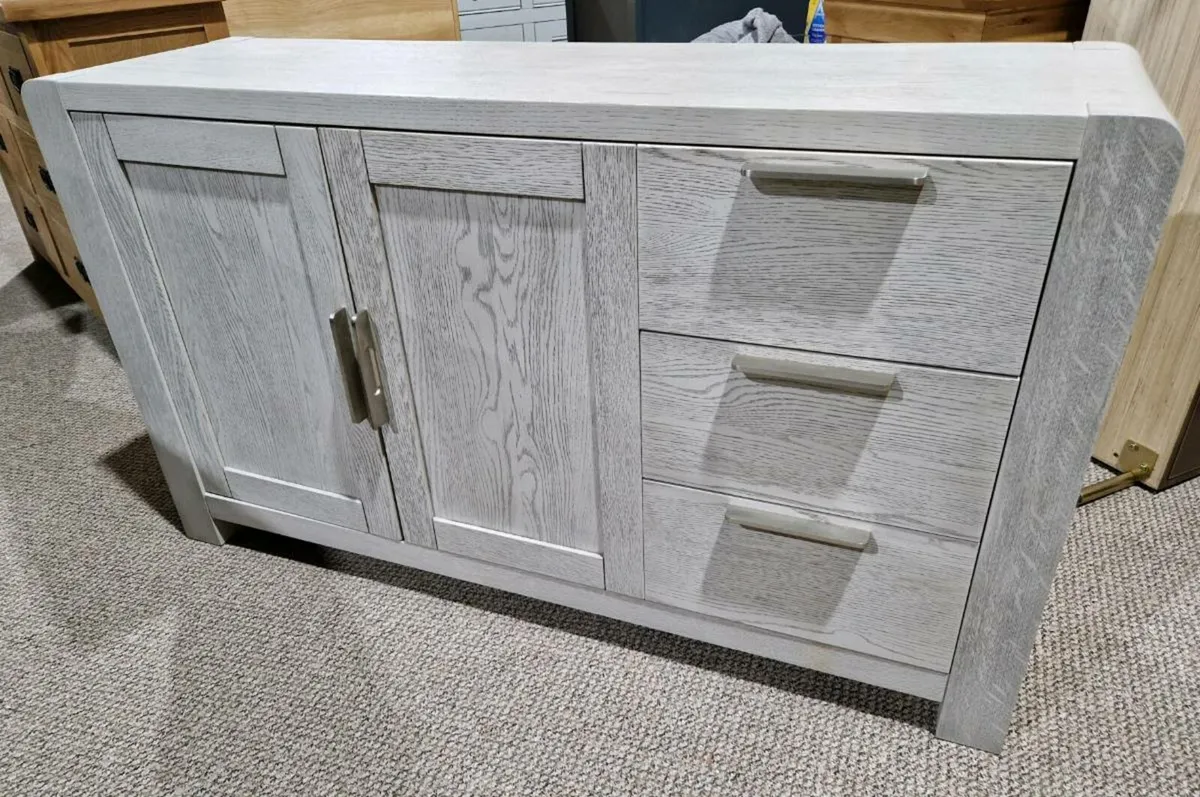 New Amsterdam large sideboard (Retail €725)