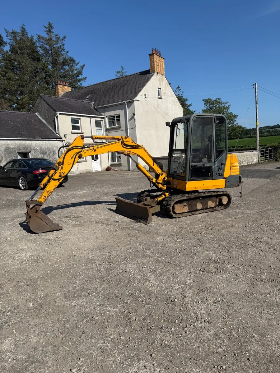 1995 JCB 803 Digger - Image 1