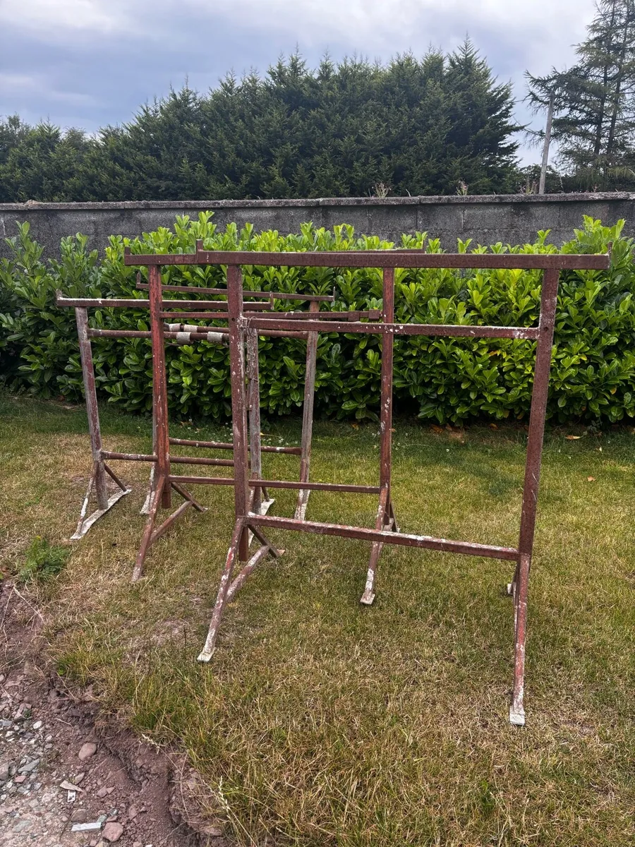4 x builders trestles - Image 2