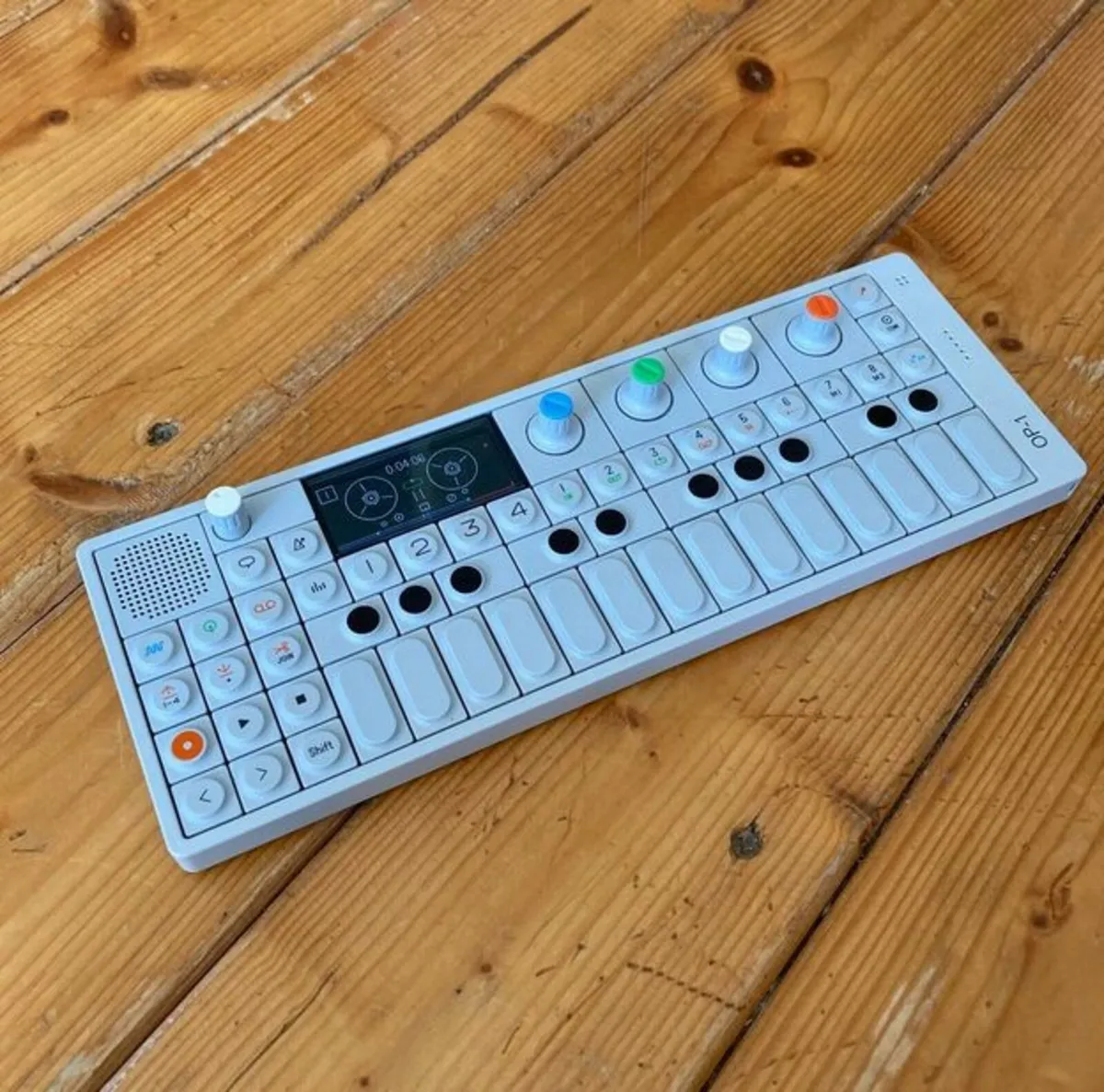 Teenage Engineering OP-1 + case - Image 2
