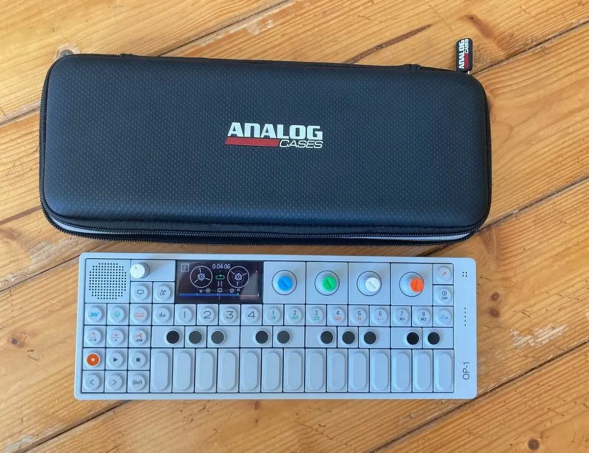 Teenage Engineering OP-1 + case - Image 3