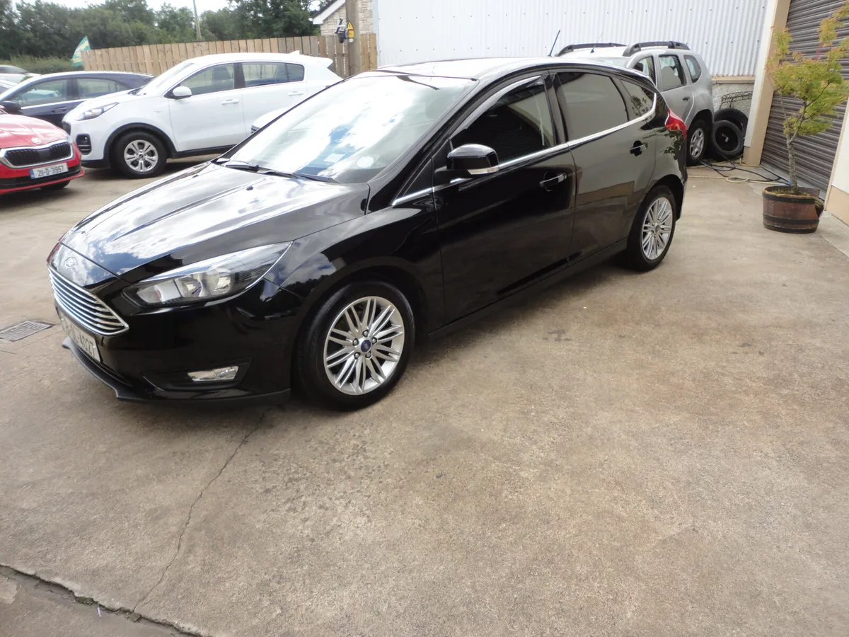 Ford Focus 2018 - Image 2
