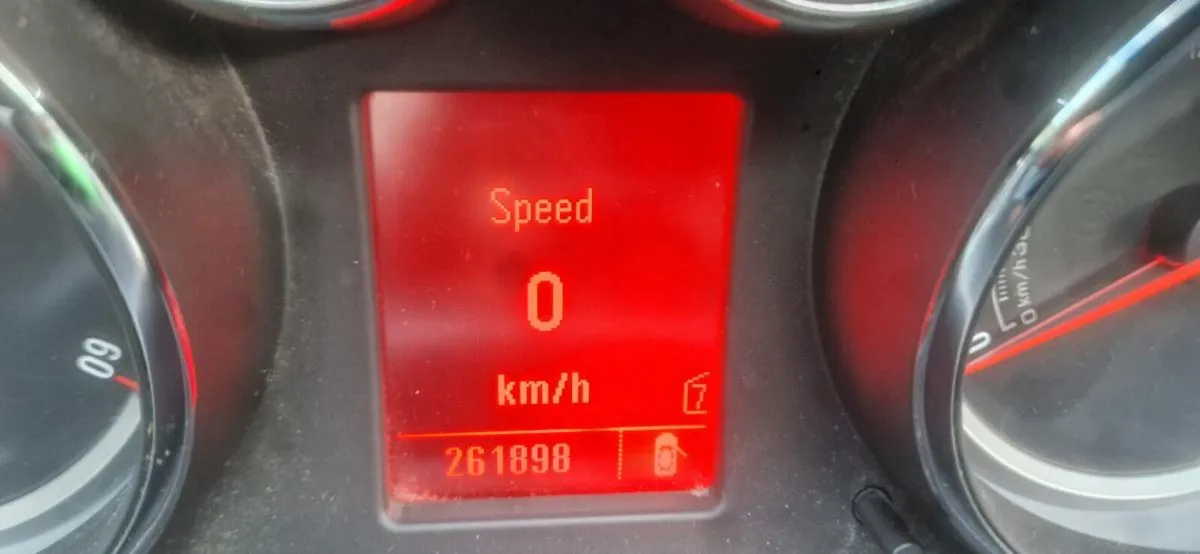 Car - Image 3