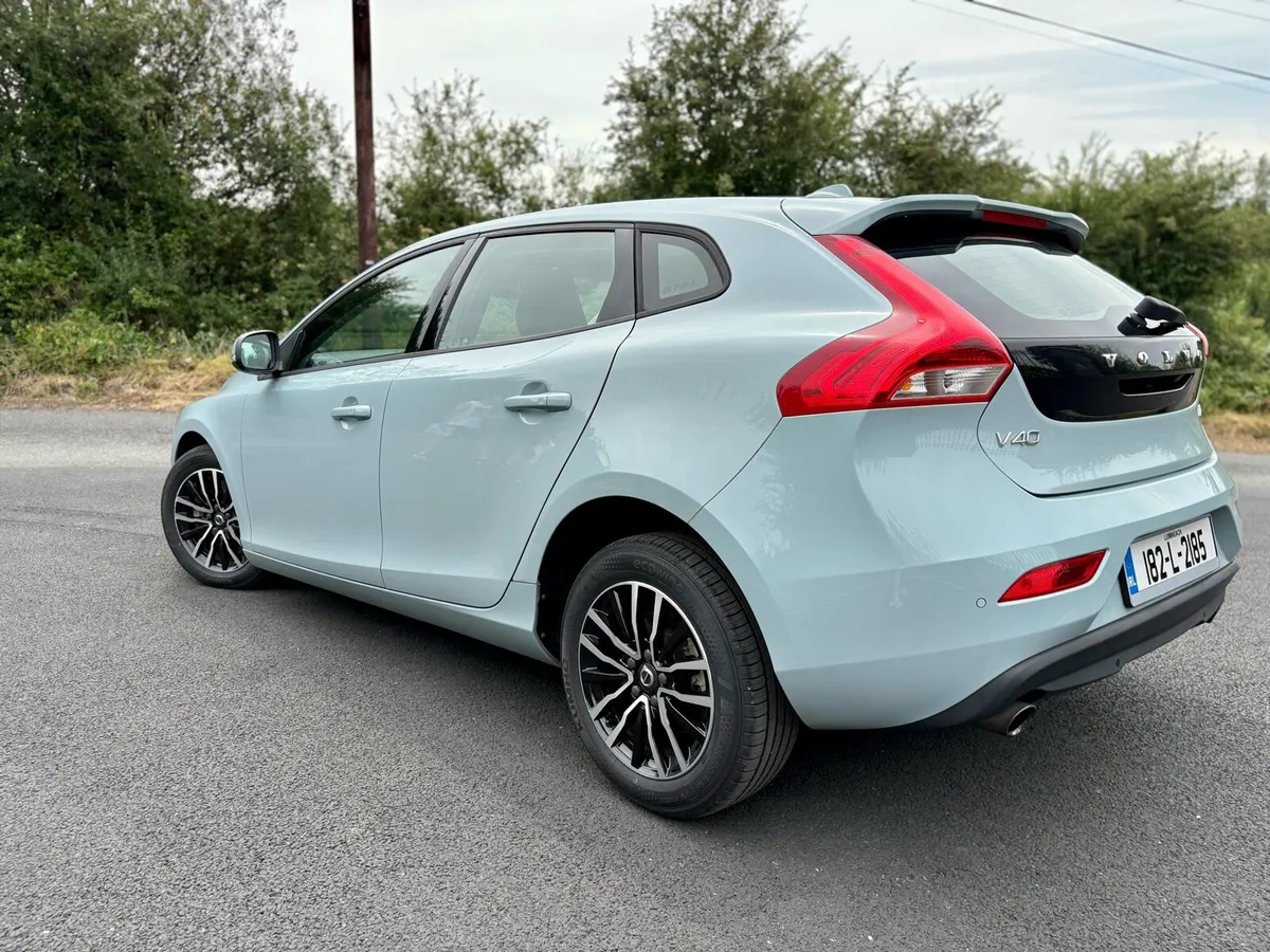 VOLVO V40 T3 1.5 NAVI Geartronic 2018 - Image 3