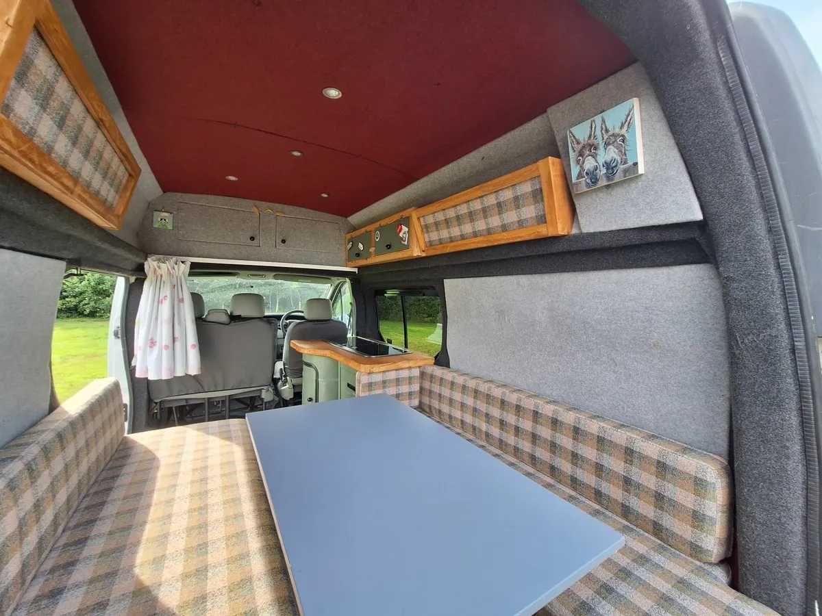 Renault Trafic Campervan - Image 4
