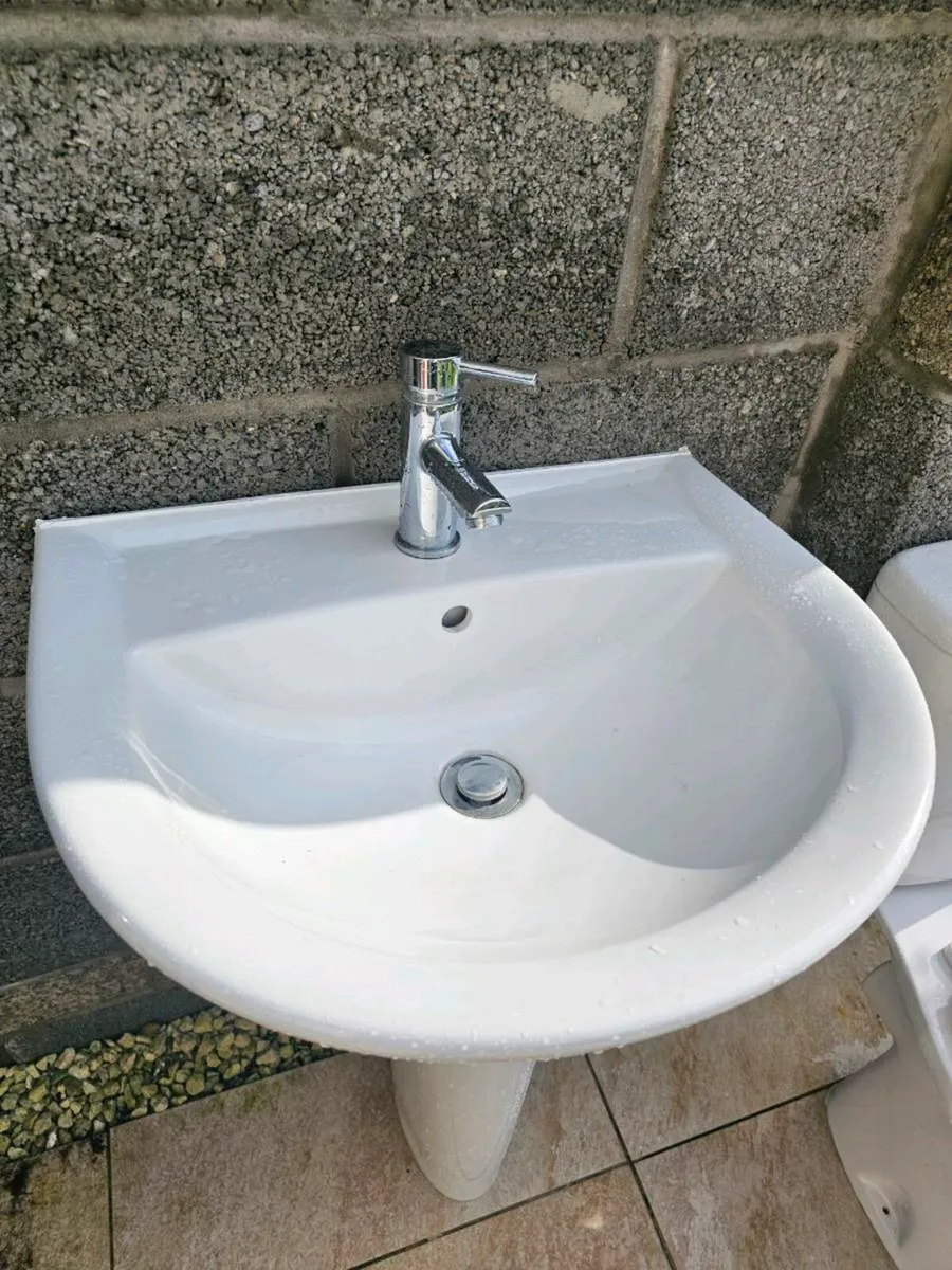 Bathroom toilet set sink tap - Image 4