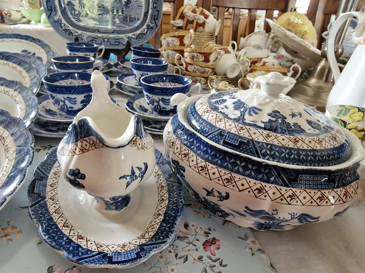 Booths old willow dinner set. - Image 3